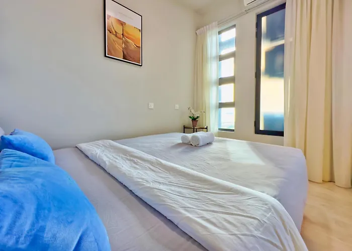 #6 Jesselton Quay City Pads Seaview By Zeluxo